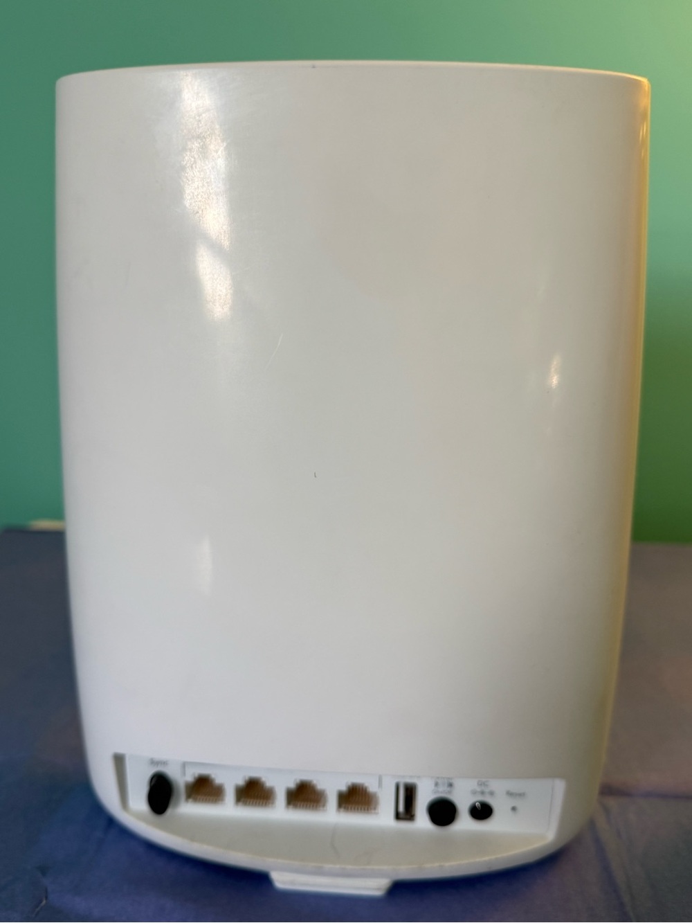 Netgear RBR50 Tri-band WiFi Router with Satellite Router - Picture 7 of 14